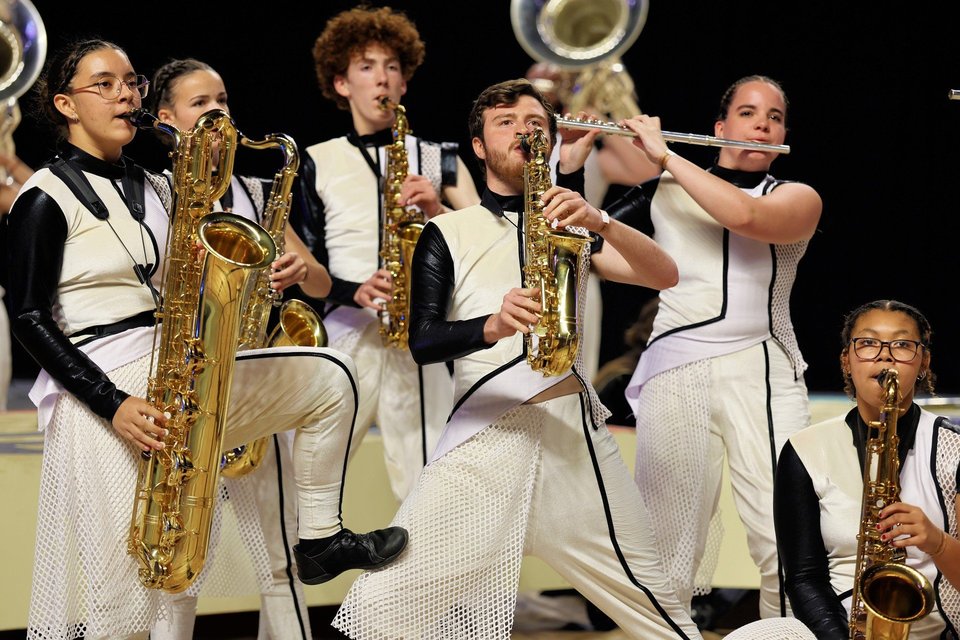 Obsidian Winds performing